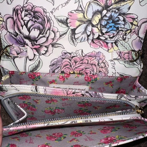 Betsey Johnson purse - Picture 4 of 5